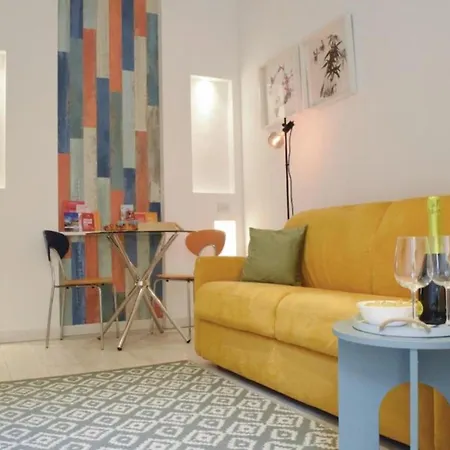 Апартаменты Porta Venezia Bright 3 Mins To Metro *
