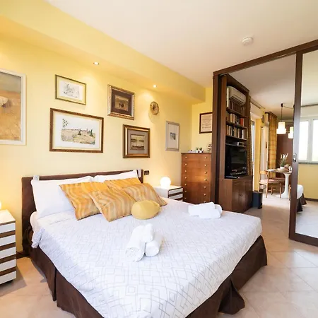 Rho Fiera - San Siro Stadium, Vintage House & Private Garage *