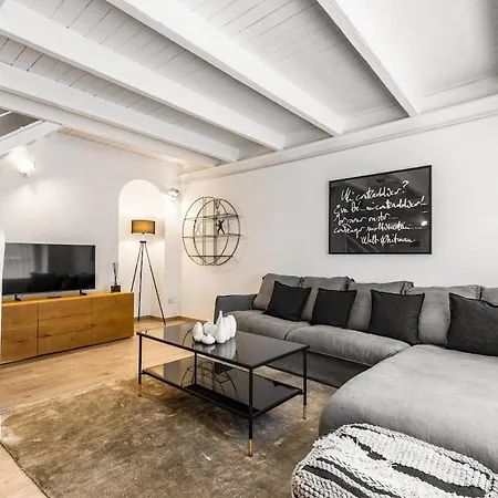 Elisabeth S Loft ميلان