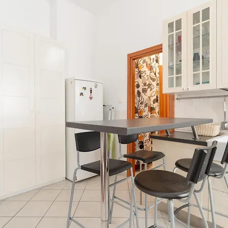 Guesthost - Cozy Pasteur Mm1 Apartment *