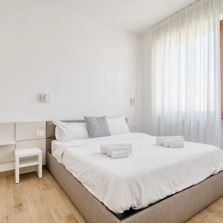 Domusmi Isola 303-304