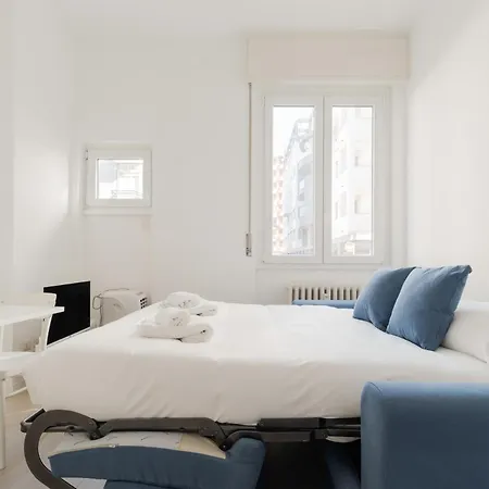 Guesthost - Comfy Near Porta Romana Apartmán *