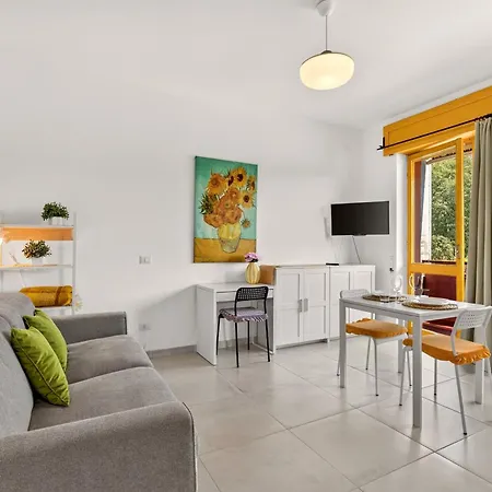 Urban House Romolo Garden View - Navigli 아파트