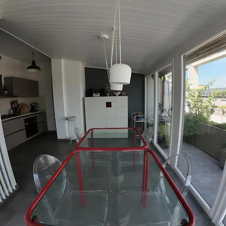 Attico Con Terrazzo Panoramico Apartment Mailand