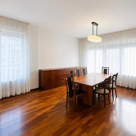 Ampio Di Prestigio 180 Mq Con Triplo Salone Zona Signorile * ميلان