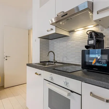 Apartment Bright Near Metro Tolstoj - Easy Centre And Linate Access *