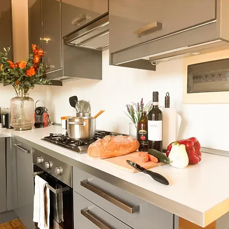 Brera Elegant 5th Floor Flat With Balcony Apartment Mailand