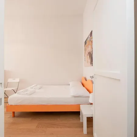 M2 Stylish Within Walking Distance Of The Navigli District Milan