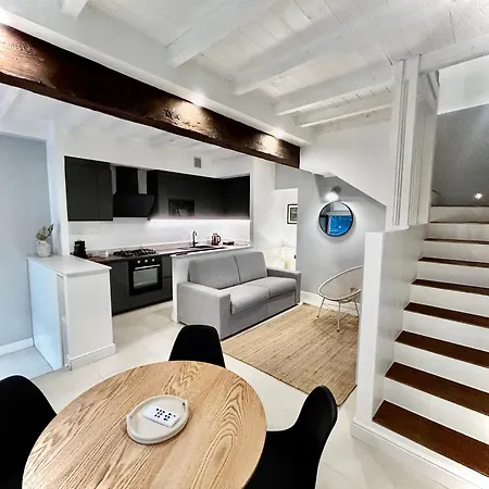 Ticinese Luxury Centro شقة *