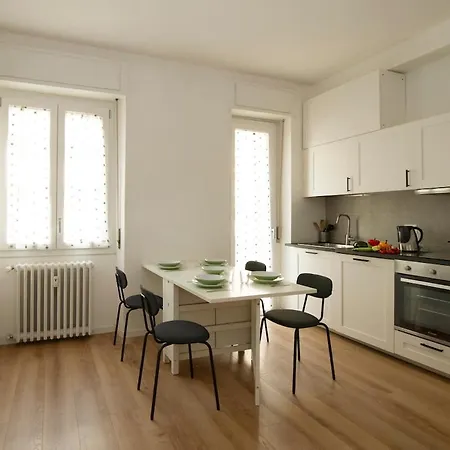 M4 Tolstoj Ampia Penthouse A 50m Dalla Metro 公寓 *