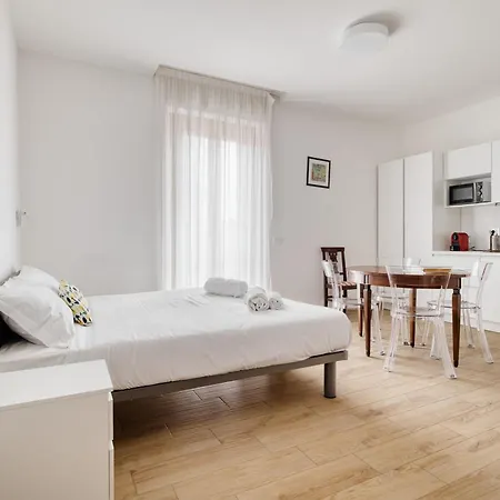 Domusmi Isola 302 Apartment Milan