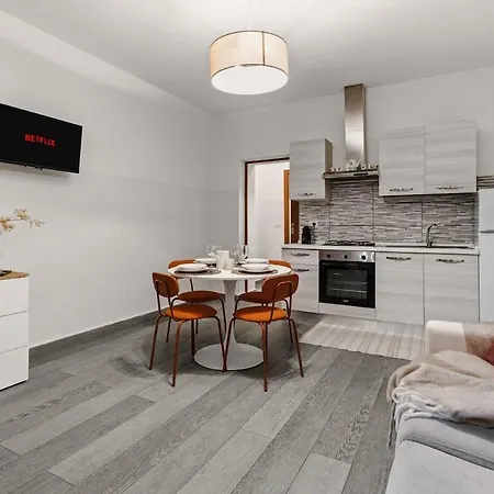 아파트 In The Heart Of Via Sarpi - Moscova - Metro 10 Minutes Away *