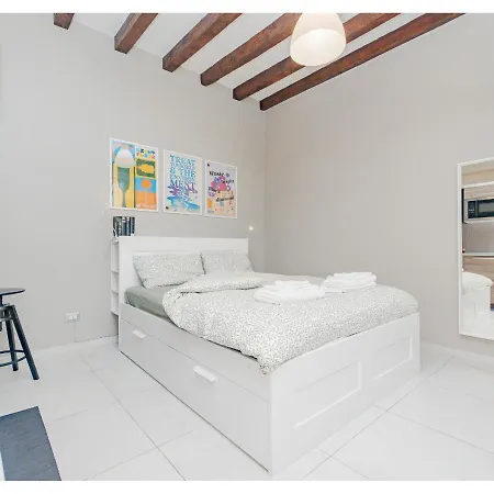 Milano4living - Center Apartment