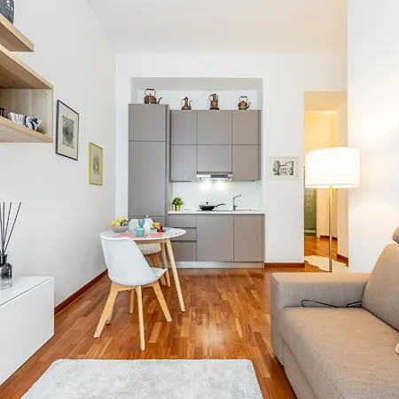 Luxury, Modern & Charming Near Station Lejlighed Milano