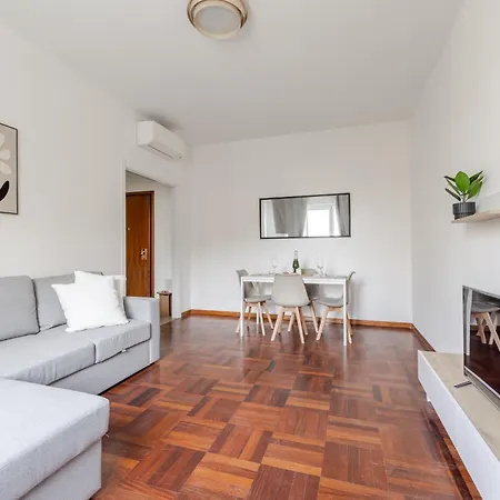 Appartement Magic Rent - Piazzale Carlo Maciachini 11 *