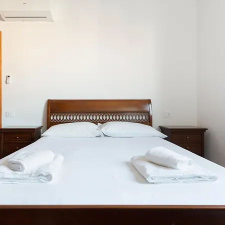Apartment Guesthost - Comfy X4 Comasina M3 Mailand
