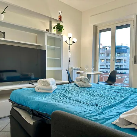 Chic Con Cucina Indipendente E Terrazzino