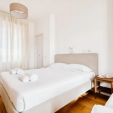 Lejlighed Top-floor Penthouse With Panoramic Terrace - 20 Minutes From San Siro & Duomo *
