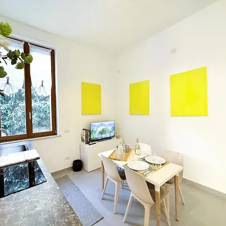 Elegant Designer In The Heart Of Citylife Apartment *