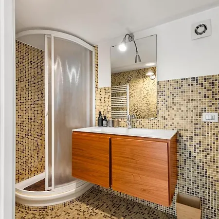 Elisabeth S Loft ميلان