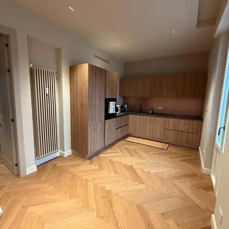 Apartment Gae Aulenti Exclusive Suite, 3 Bedrooms, 3 Bathrooms 130 Sqm *