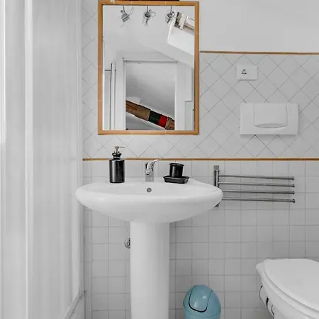 Ponse26 Large Terrace Apartment, *