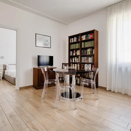Domusmi Isola 303-304 Lägenhet