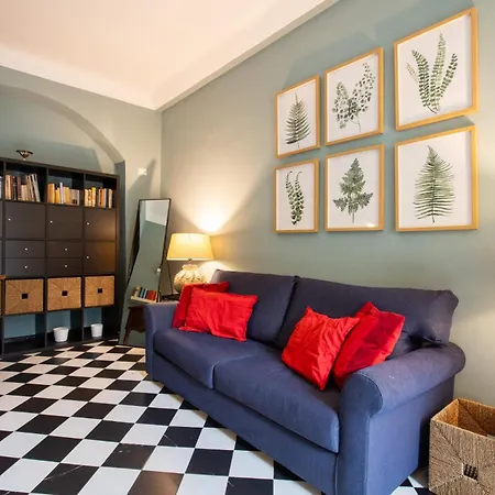 Charming Flat In Colonne Di San Lorenzo