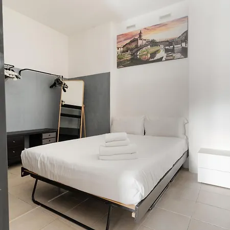 Guesthost - Modern Loft X4 Navigli Apartment *