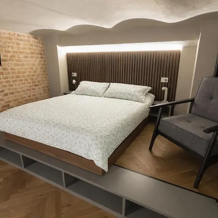 Daire Casaravizza Milano-elegance & Privacy- Fast Wifi- 4min Shopping At Corso Vercelli Near Duomo & 8min Life Shopping District