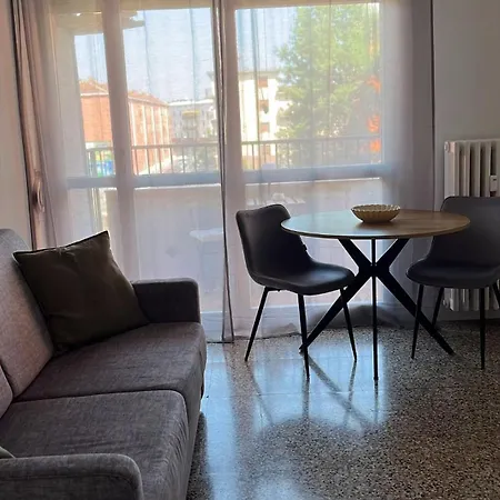 Entire 200 Meters From The Blue Metro Line Apartment