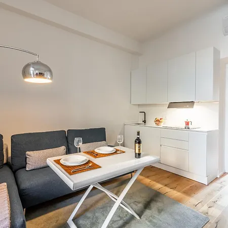 Elegant, Modern & Luxury With Comforts Apartmán Milán
