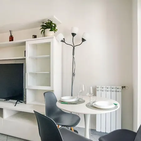 Chic Con Cucina Indipendente E Terrazzino