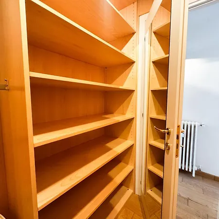 Brera Elegant 5th Floor Flat With Balcony Apartment