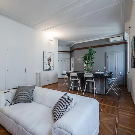 The Designer's Eye - Monforte San Babila Apartment