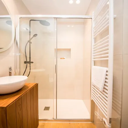 Mahon 1br Superior - Quiet, Near Tram, Metro, Duomo, Station شقة *