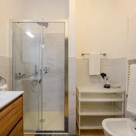 Giro 52 - 2 Bedroom Apartament, Close To San Siro, Fiera And 10 Min Metro To Duomo