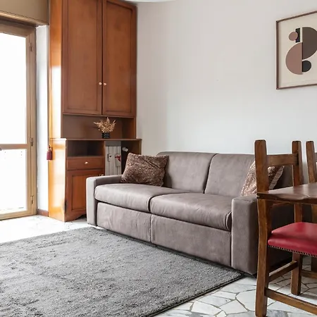 Bilocale Con Balcone E 5 Posti Letto Vicino Metro *