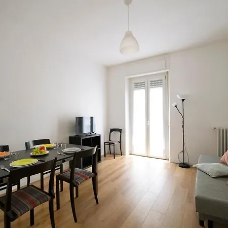 M4 Tolstoj Modern Three-room 50 Meters From The Metro *