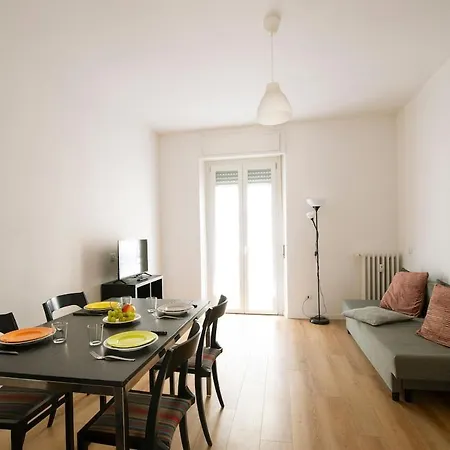 M4 Tolstoj Modern Three-room 50 Meters From The Metro * Milán
