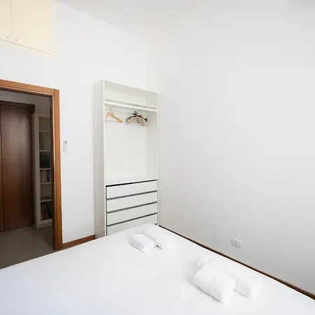 Appartement Splendido Trilocale In Zona Isola *