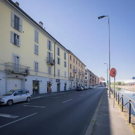 Bilocale Vista Naviglio Luminoso E Tranquillo * Milan