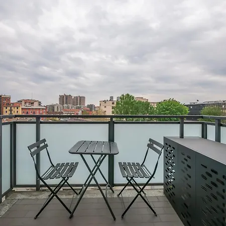 Apartment I-host - Spacious 3br - Balcony - Sleeps 7 *