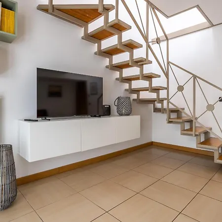Porta Venezia Cozy And Comfortable Loft Apartment