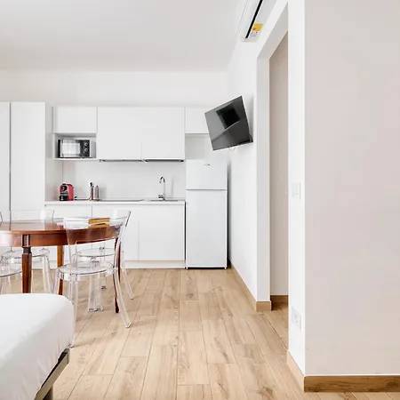 Apartment Domusmi Isola 302 Milan
