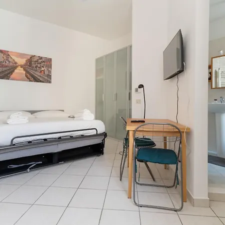 Apartamento Guesthost - Comfy X2 In Navigli District Milán