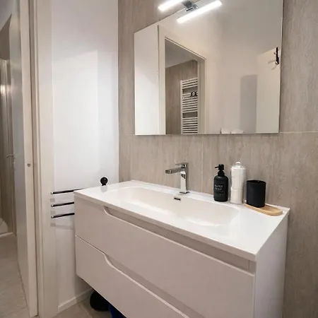 Casa Brioschi 7min Navigli & 4min Bocconi University- Fast Wifi Apartment *