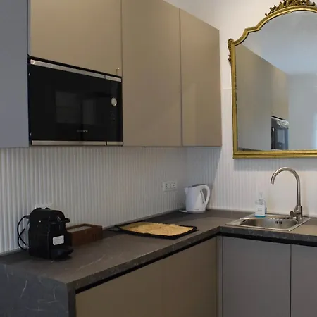 Loreto Balcony Direct Metro To Duomo Apartment