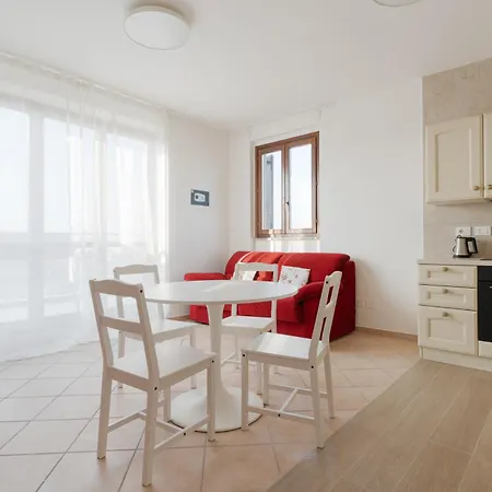 Guesthost - Comfy X4 Comasina M3 Apartment