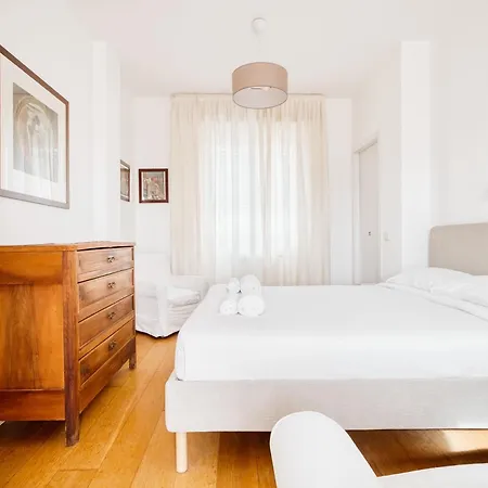 Top-floor Penthouse With Panoramic Terrace - 20 Minutes From San Siro & Duomo